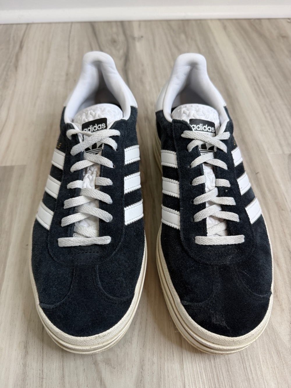 Adidas  Gazelle Low-Top Sneakers in Black and White platform size 8 women’s - Picture 4 of 14